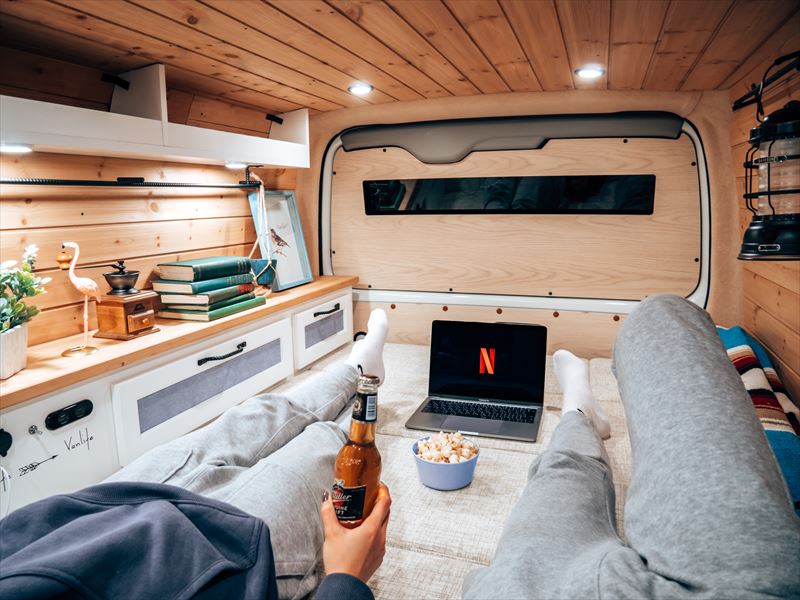 装備 Lakeside ベッドサイズ セドナ バンライフ